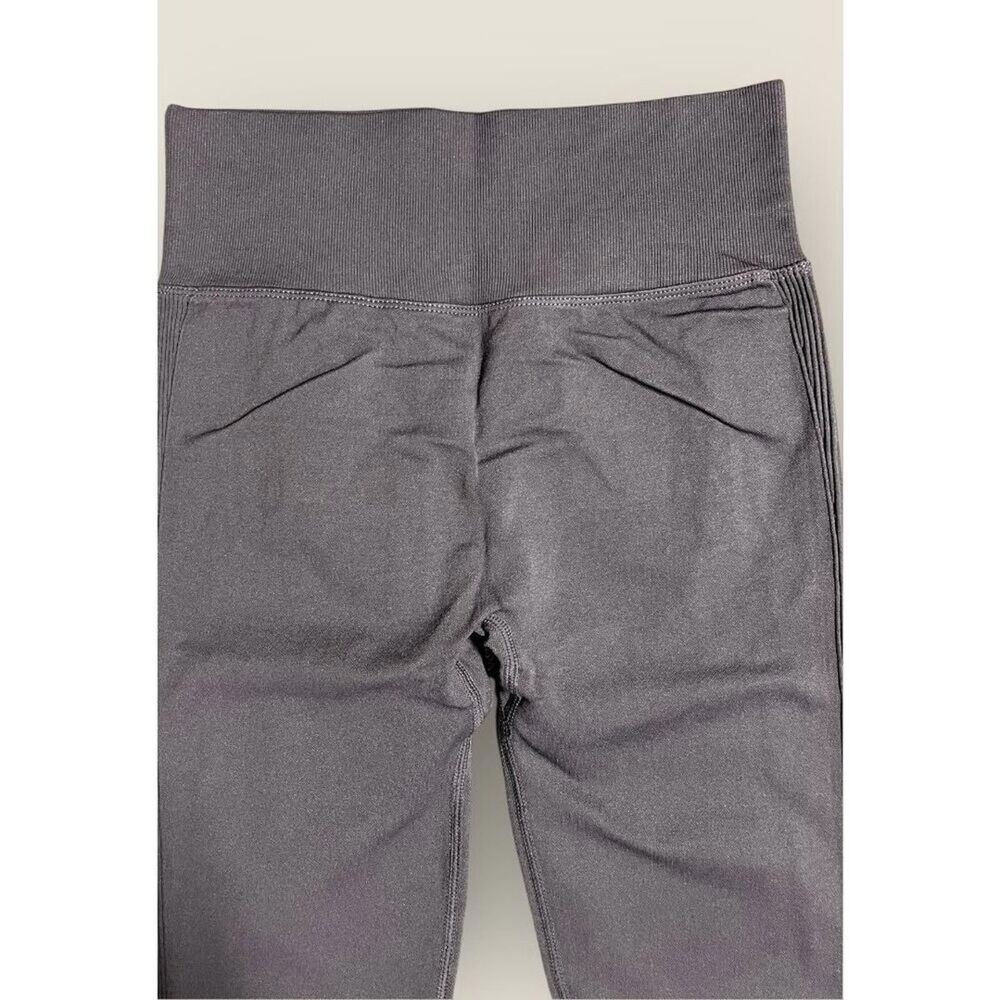 Brand New - Halara Women’s XS 7/8  Seamless Flow Butt Lifting Leggings Eiffel To - Picture 3 of 9